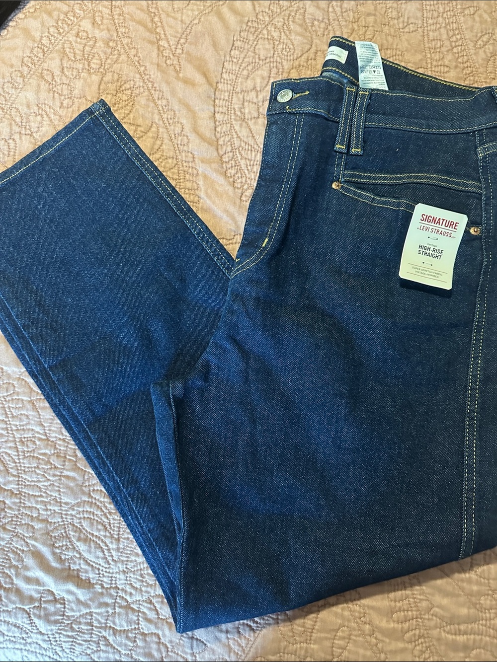 Signature Levi’s high rise Straight Jeans